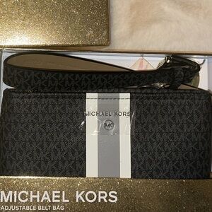 MICHAEL KORS Logo Belt Bag w/ Keychain